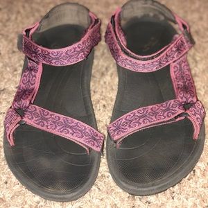 Women’s teva sandals